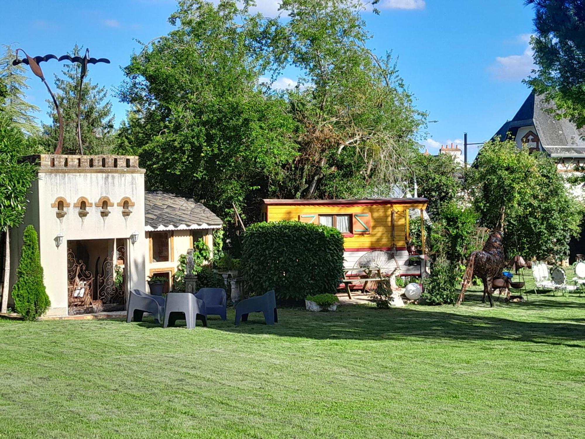 Le Madrigal Bed & Breakfast Mamers Bagian luar foto