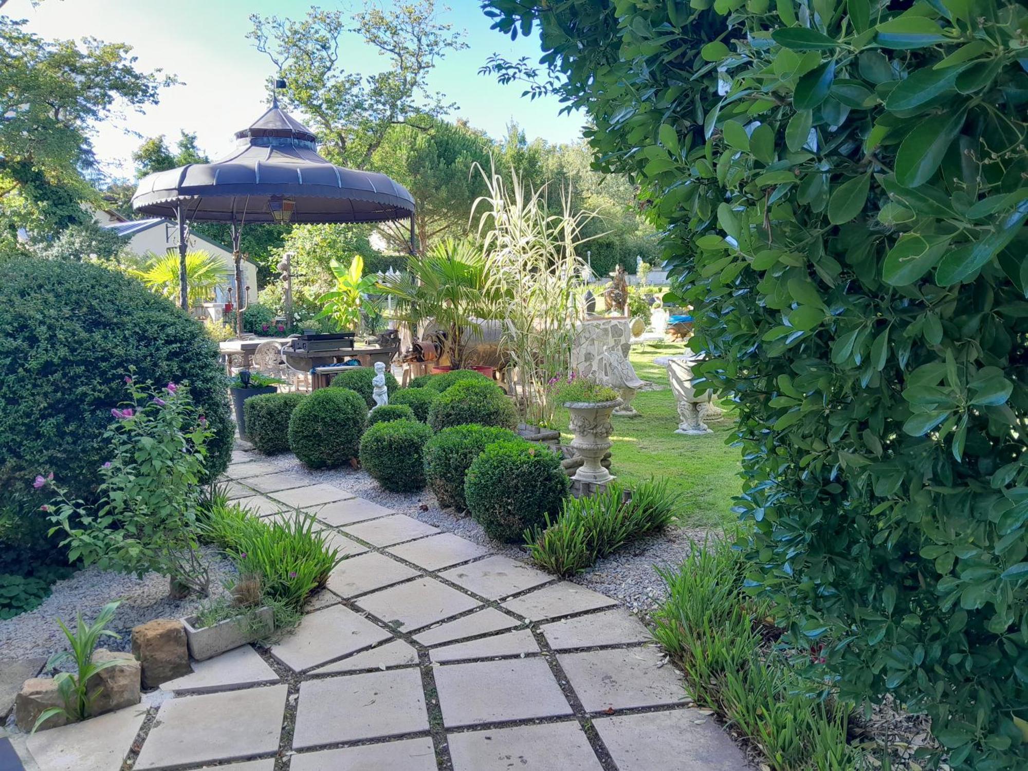 Le Madrigal Bed & Breakfast Mamers Bagian luar foto