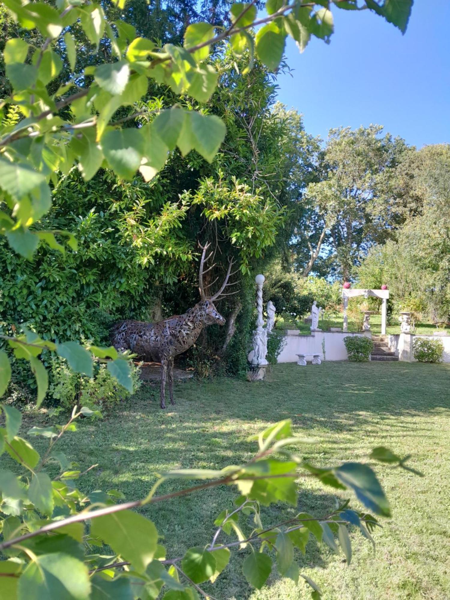 Le Madrigal Bed & Breakfast Mamers Bagian luar foto