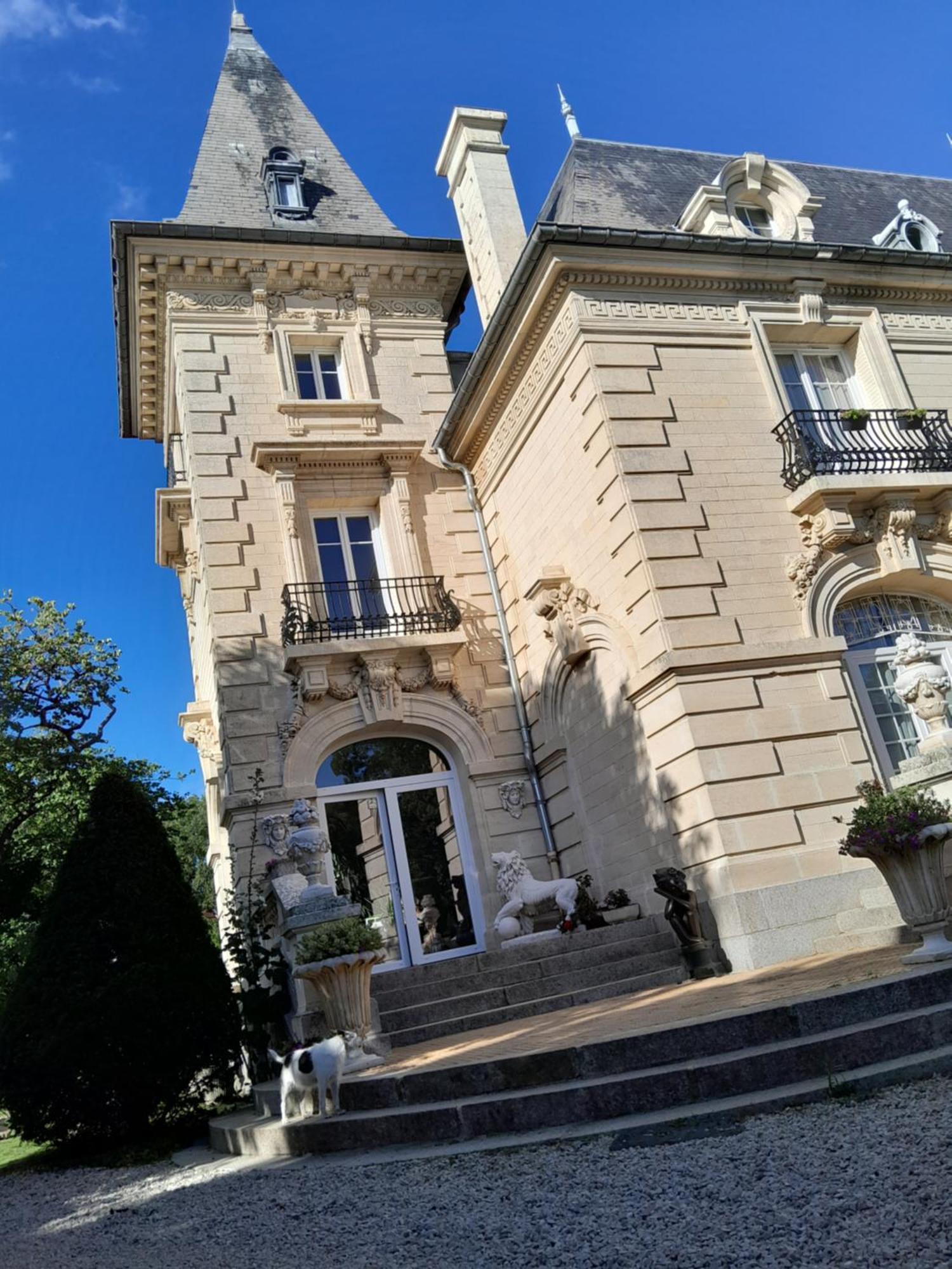 Le Madrigal Bed & Breakfast Mamers Bagian luar foto
